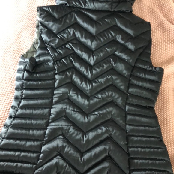 Feather filled puffy vest - Picture 6 of 6